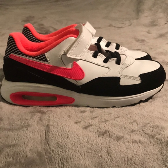 Nike Kids’ Air Max ST Sneaker - Picture 5 of 8